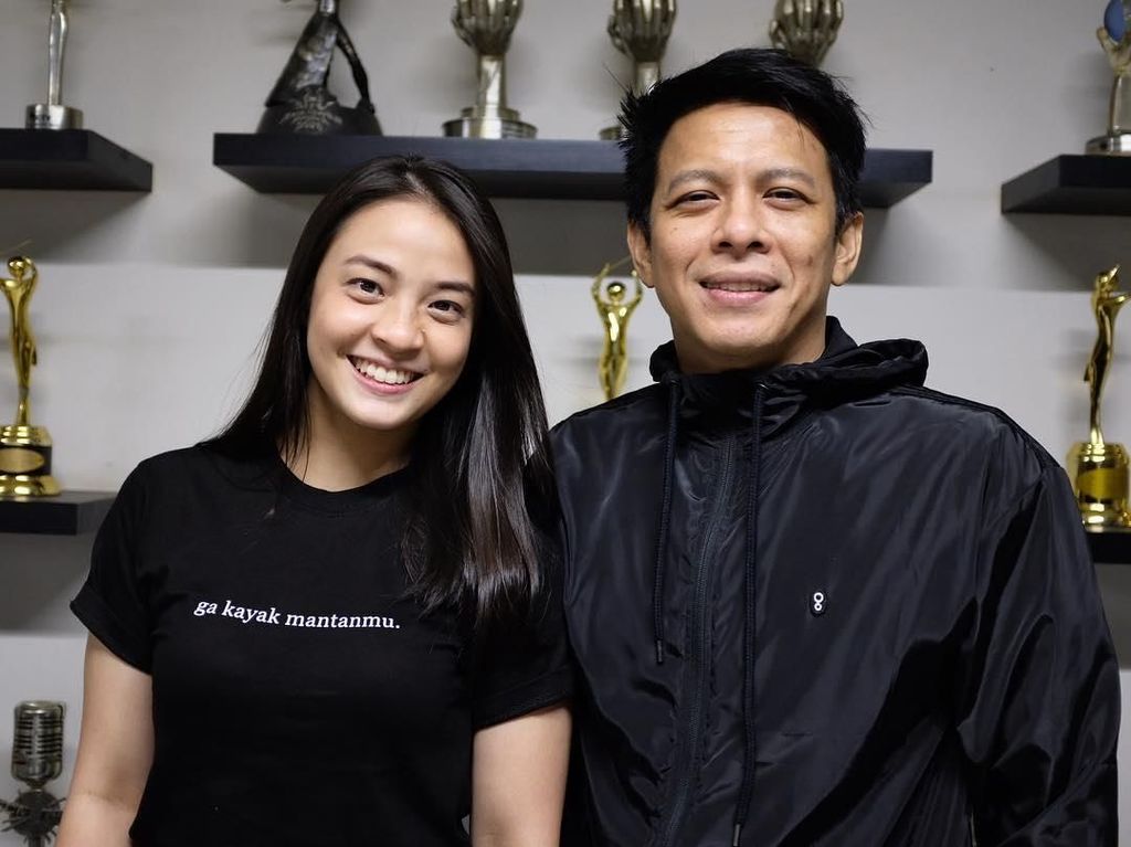 Nyanyi Diiring Ariel NOAH, VJ Laissti: Aku Gemetaran, Mau Drop! Nyanyi Diiring Ariel NOAH, VJ Laissti: Aku Gemetaran, Mau Drop!