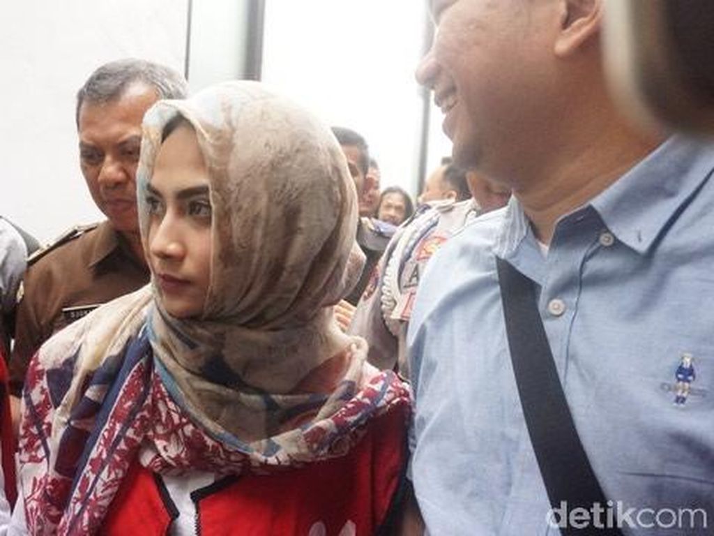 Bibi si Mantan Kekasih Beri Respons Tak Terduga soal Vanessa Angel Bebas Bibi si Mantan Kekasih Beri Respons Tak Terduga soal Vanessa Angel Bebas
