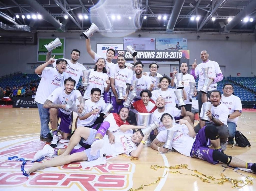 Deretan Bonus untuk Pemain dan Pelatih CLS Knights Usai Juara ABL Deretan Bonus untuk Pemain dan Pelatih CLS Knights Usai Juara ABL