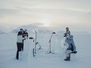 Konser Musik Digelar di Kutub Utara dengan Instrumen Es, Seperti Apa?