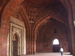 Saat Sebutir Telur dari Anak Yatim Danai Pembangunan Masjid di India
