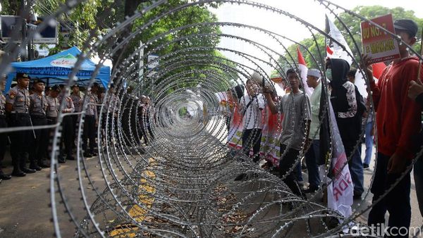 Massa SDR Gelar Aksi Dukung KPU