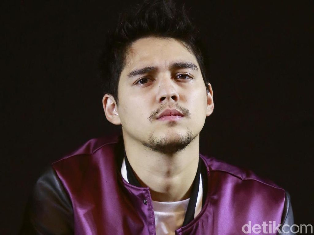 Cerita Karina Suwandi dan Maxime Bouttier Main Film Kuntilanak 2 Cerita Karina Suwandi dan Maxime Bouttier Main Film Kuntilanak 2