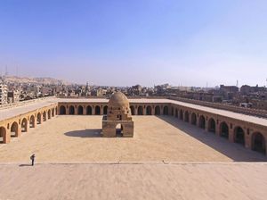 Mosque of Ibn Tulun, Masjid Terbesar dan Tertua di Kairo