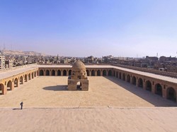 Mosque of Ibn Tulun, Masjid Terbesar dan Tertua di Kairo