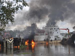 Kapal Terbakar di Pelabuhan Merauke: 2 ABK Tewas, Nakhoda Hilang