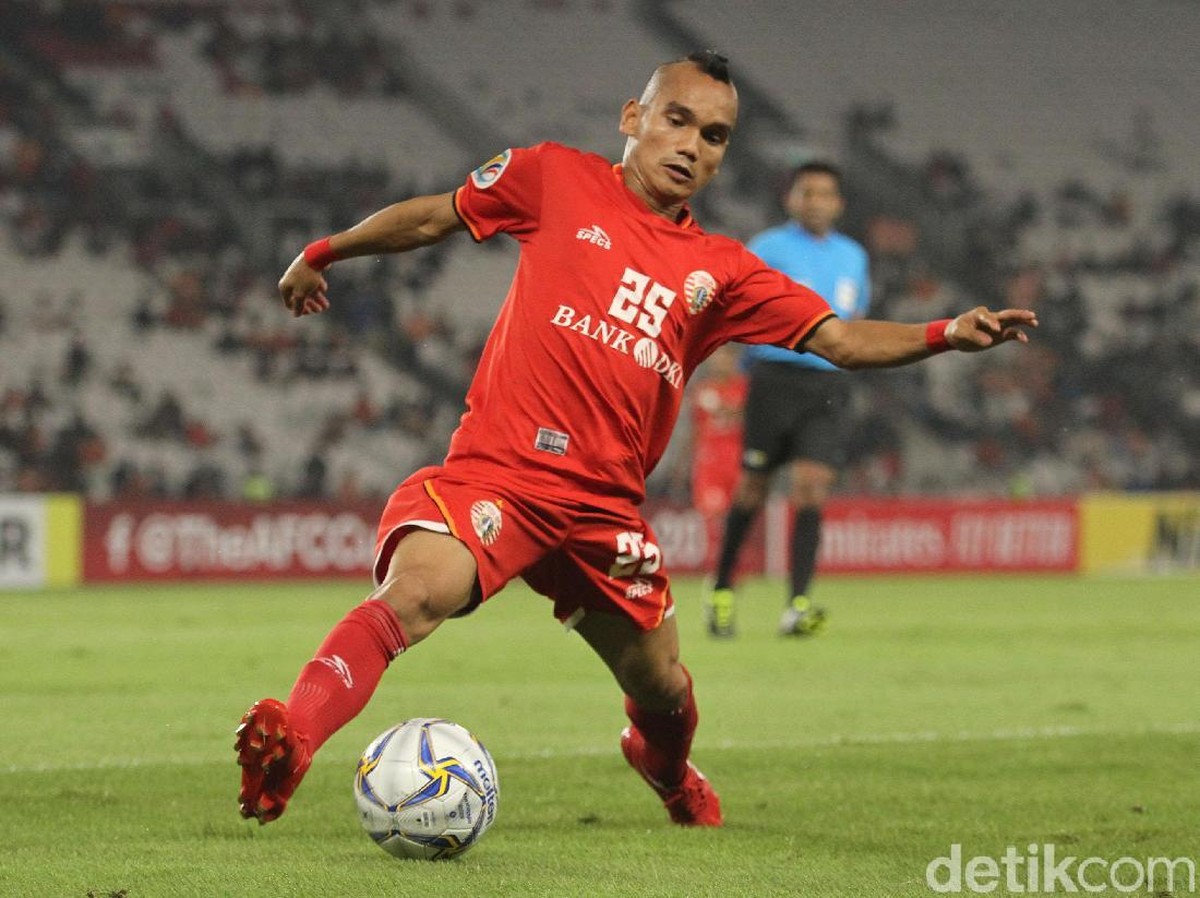 Pemain Persija Jakarta, Riko Simanjutak diwaspadai PSM Makassar di Piala Menpora 2021. (Foto: detikcom/Rifkianto Nugroho)