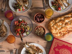 Jangan Makan Berlebihan Saat Sahur Agar Tetap Sehat dan Berat Badan Stabil