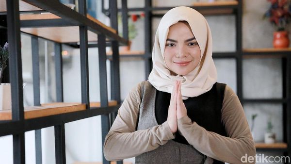 Curhat Dinar Candy Soal Busana Seksi dan Hubungan dengan Sang Ayah