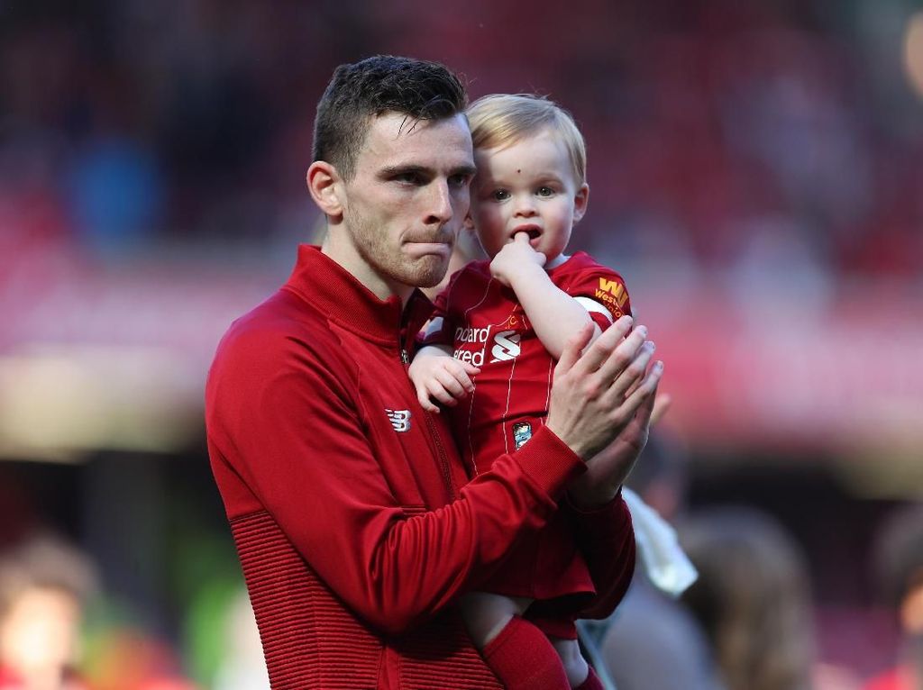 Diminati Barcelona, Robertson Tak Akan Pergi dari Liverpool Diminati Barcelona, Robertson Tak Akan Pergi dari Liverpool