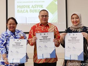 Ikapi Bagikan Ribuan Buku untuk Pemudik