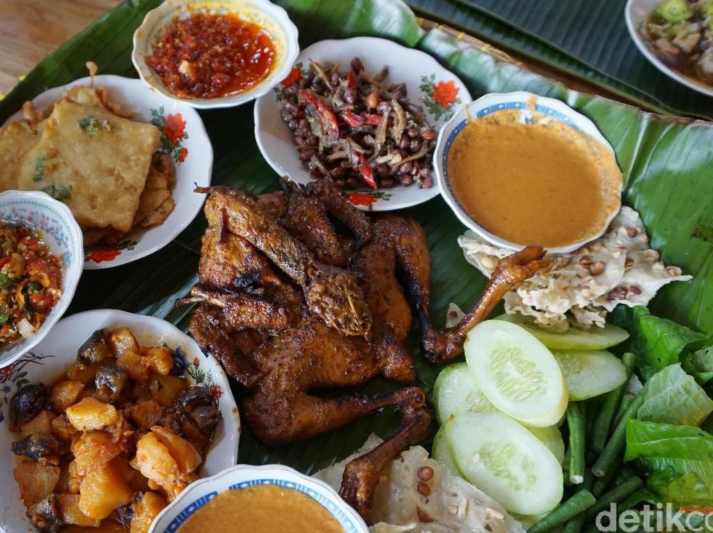 Rekomendasi Tempat Bukber di Bogor, Ada Nasi Liwet Sedap Berlauk Lengkap Rekomendasi Tempat Bukber di Bogor, Ada Nasi Liwet Sedap Berlauk Lengkap