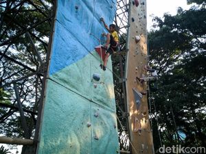 Semangat Atlet Panjat Dinding Ponorogo yang Tetap Latihan Meski Puasa Semangat Atlet Panjat Dinding Ponorogo yang Tetap Latihan Meski Puasa