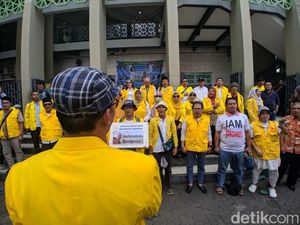Gelar Aksi Solidaritas, IKB UI Sebut dr Ani Hasibuan Korban Kriminalisasi Gelar Aksi Solidaritas, IKB UI Sebut dr Ani Hasibuan Korban Kriminalisasi
