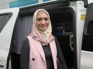 Kedua Anaknya Sakit, Donita Panik Banget Kedua Anaknya Sakit, Donita Panik Banget