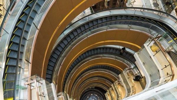 Potret Eskalator Paling Unik di Dunia