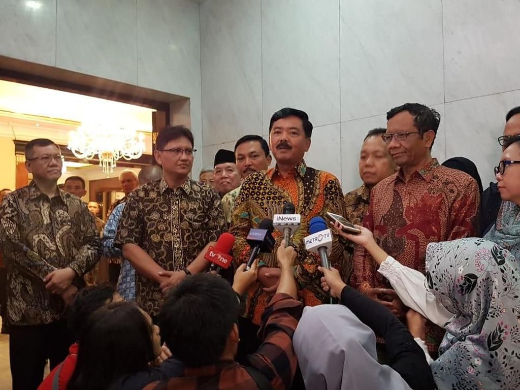 Panglima TNI-Mahfud Bertemu, Bahas Kesiapan Pengamanan Pascapemilu Panglima TNI-Mahfud Bertemu, Bahas Kesiapan Pengamanan Pascapemilu