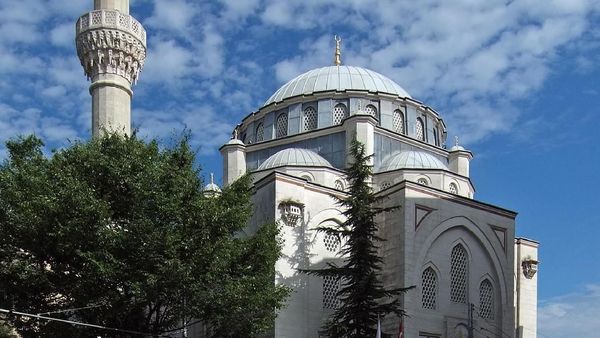 Melacak Lahirnya Islam di Negara Matahari Terbit