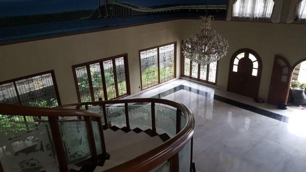 Mengintip Jeroan Rumah Mewah Fuad Amin yang Dilelang Rp 33 M