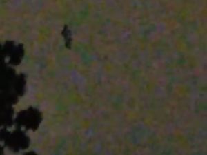 Penampakan Bikin Heboh: Itu Malaikat, Hantu Atau UFO? Penampakan Bikin Heboh: Itu Malaikat, Hantu Atau UFO?