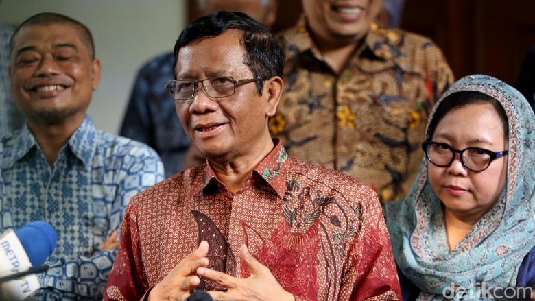 Pesan Mahfud Md ke Prabowo: Mengabdi Tak Harus Makara Presiden