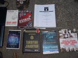 Densus 88 Sita Bom-Buku Jihad di Rumah Jaringan ISIS di Bogor