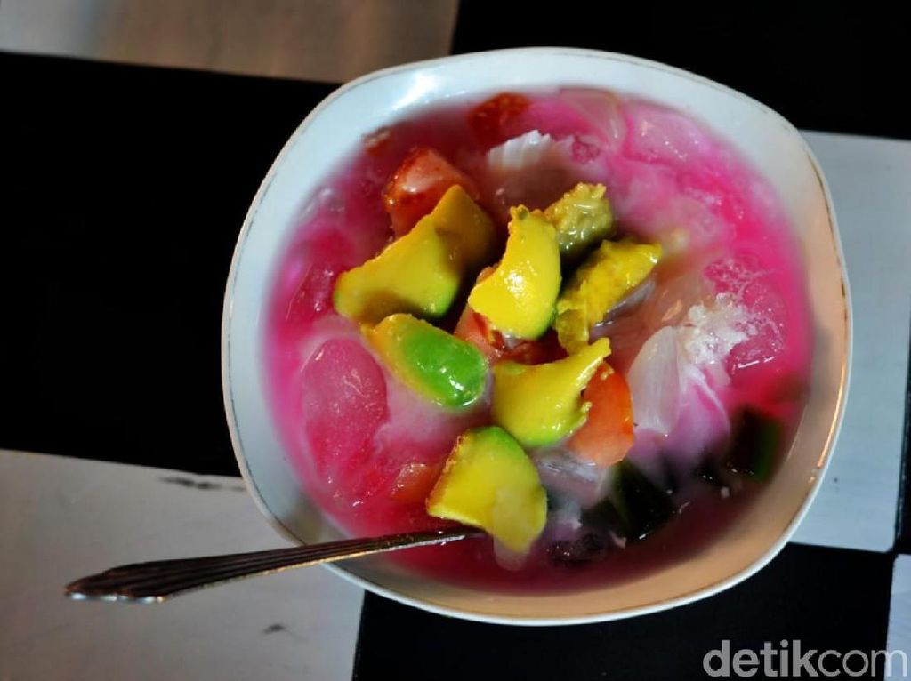 Legit dan Segar, Berbuka Puasa dengan Es Sirup Legendaris Ciamis Legit dan Segar, Berbuka Puasa dengan Es Sirup Legendaris Ciamis