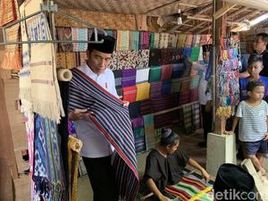 Heboh Emak-emak Nekat, Mobil Jokowi Dicegat