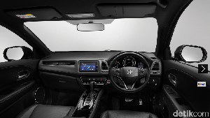 Interior Serba Hitam Honda HR-V