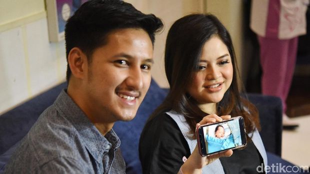 Tasya Kamila dan suami