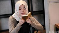 Biasa Nge-DJ, Ini Momen Dinar Candy Ngaji Al-Kafirun