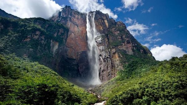 Foto 9 Destinasi Terkenal Dunia yang Sulit Dijangkau