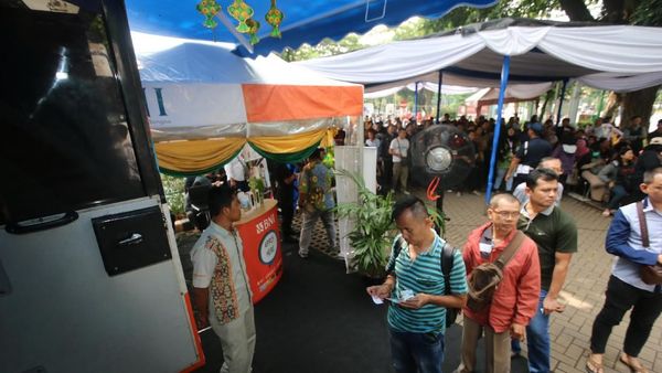 Penukaran Uang Kecil di IRTI Monas