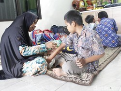 Kisah Imas Masitoh, Penjual Keset yang Hidupi Ratusan Anak Yatim