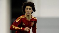 Marc Cucurella saat ini bermain untuk Eibar dan Barca siap mengaktifkan pembelian lagi dengan harga empat juta euro. Barca bisa kembali menjualnya dengan harga 10 juta euro. (Foto: Alex Caparros/Getty Images)