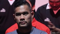 Jersey kiper Persija Jakarta tidak berbeda dengan jersey Piala AFC 2019.