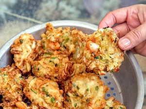 Kriuk! Renyah Gurih Bakwan Sayur untuk Camilan Buka Puasa