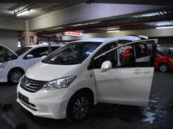 Tiket Mudik Mahal Mending Kredit Mobil, Benar atau Salah? (2)