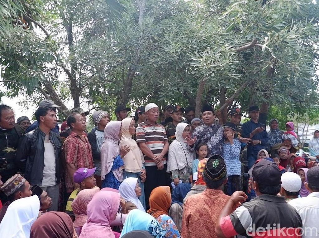 Dapat Grasi, 2 Petani Kendal yang Dibui 2 Tahun Akhirnya Bebas Dapat Grasi, 2 Petani Kendal yang Dibui 2 Tahun Akhirnya Bebas