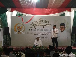 Buka Bersama, Cak Imin Berdoa Dapat 10 Kursi Menteri Buka Bersama, Cak Imin Berdoa Dapat 10 Kursi Menteri