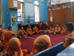 Guru Honorer di Cimahi Tak Dapat THR Tahun Ini