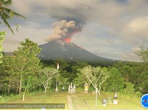 Gunung Agung Erupsi, Beberapa Jadwal Penerbangan dari Bali Dibatalkan Gunung Agung Erupsi, Beberapa Jadwal Penerbangan dari Bali Dibatalkan