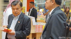Keliling Doha Festival City, JK Belanja Buku