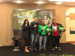 Tabrakan dengan Truk, Driver Ojol Ini Tertolong Go-Jek Swadaya