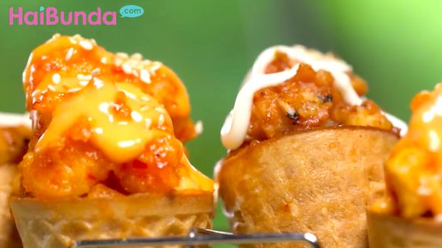 Menu Buka Puasa: Pok Pok Chicken With Waffle Cones, Lezat & Unik