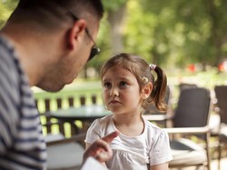 Ramai soal Bentak Anak Bisa Bunuh Miliaran Sel Otak, Kata Pakar Sih Begini
