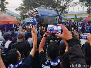 Bobotoh Penuhi Stadion, Tak Sabar Nonton Laga Perdana Persib