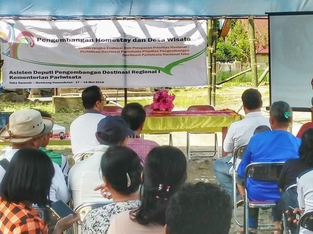 Kawasan Danau Toba Optimalkan Dana Desa untuk Pengembangan Wisata Kawasan Danau Toba Optimalkan Dana Desa untuk Pengembangan Wisata
