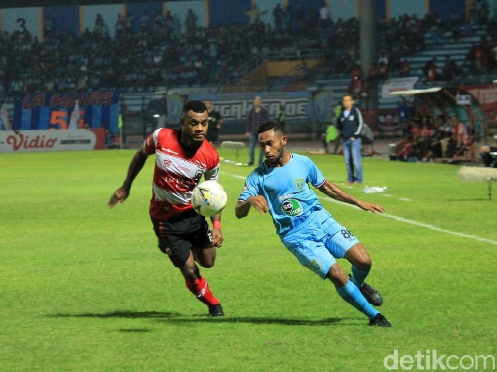Persela Kalah Telak, Sisi Kanan Pertahanan Jadi Sorotan Persela Kalah Telak, Sisi Kanan Pertahanan Jadi Sorotan