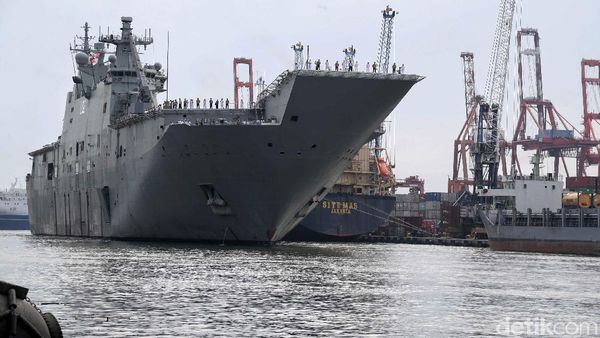Dua Kapal AL Australia Merapat di Tanjung Priok